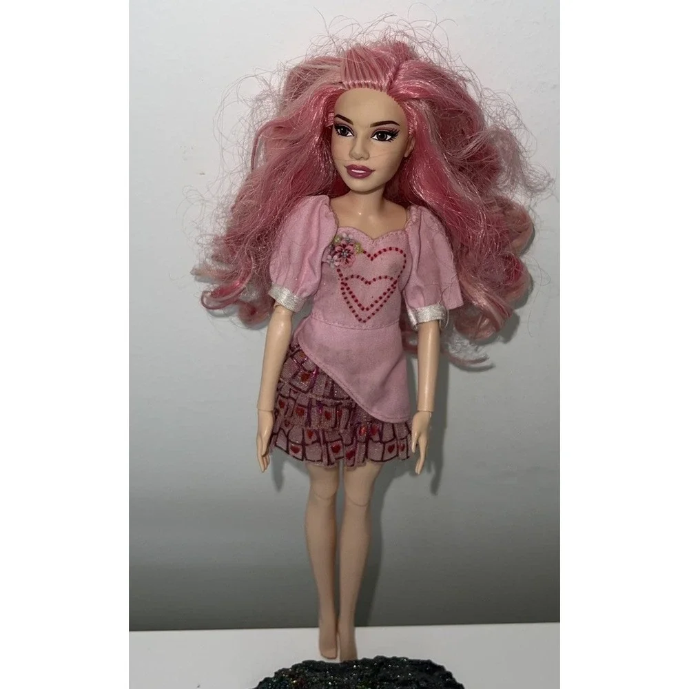 (2)Disney Mattel Descendants The Rise Of Red Bridget Young Queen Of Hearts Doll